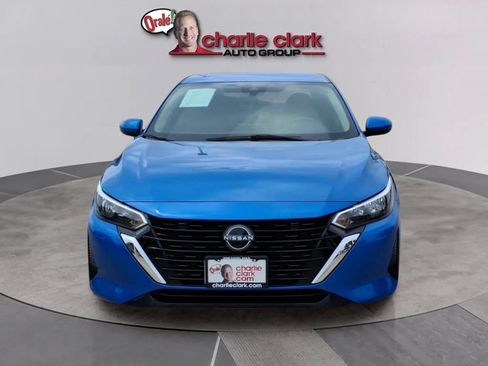Used 2024 Nissan Sentra SV FWD image 9