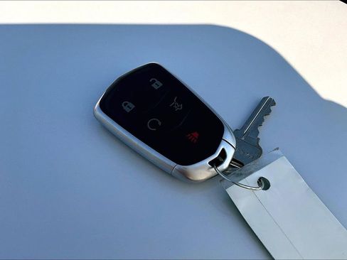 Used 2024 Cadillac XT6 Luxury w/ LPO, Floor Liner Package image 12