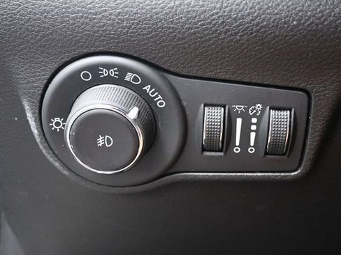 Used 2024 Jeep Compass Latitude AWD/4WD image 29