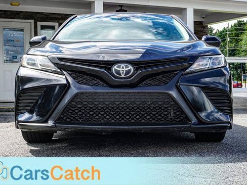Used 2018 Toyota Camry SE w/ Moonroof Package FWD image 10