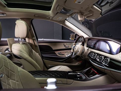 Used 2018 Mercedes-Benz Maybach S 560 4MATIC image 45