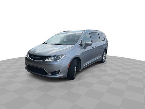 Used 2020 Chrysler Pacifica Limited image 5