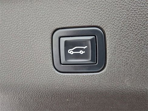 Certified 2022 GMC Yukon XL Denali image 30