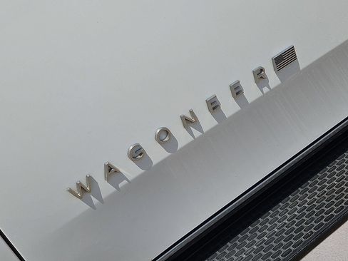 Used 2024 Jeep Wagoneer Series II w/ Flexible Seating Group RWD image 11