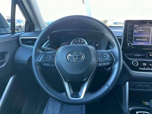 Used 2022 Toyota Corolla Cross LE image 13