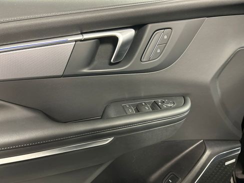 Used 2025 Buick Enclave Sport Touring image 14