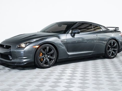 Used 2009 Nissan GT-R Premium image 19