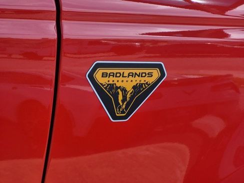 Used 2023 Ford Bronco Badlands image 7