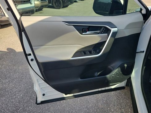 Used 2023 Toyota RAV4 XLE Premium image 24