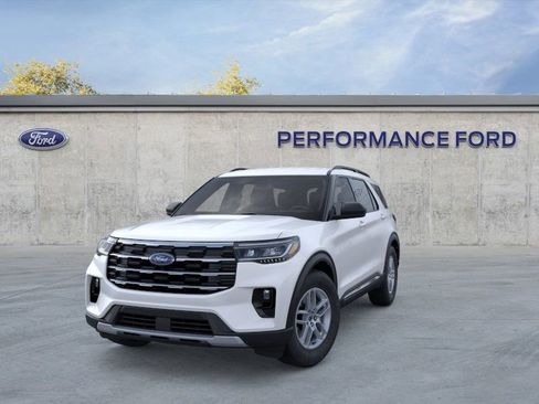 New 2025 Ford Explorer Active w/ Active Comfort Package image 2