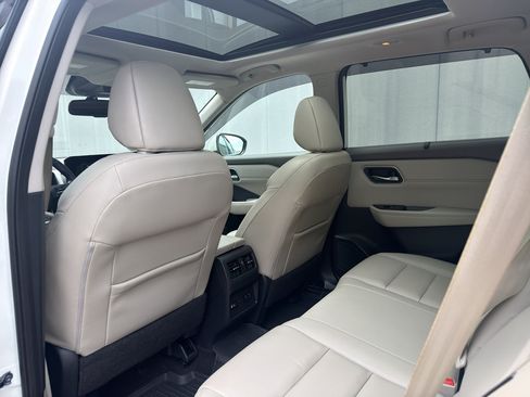 Used 2021 Nissan Rogue SL w/ Premium Package FWD image 14
