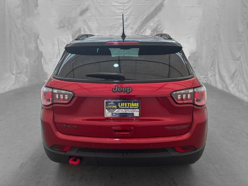 Used 2025 Jeep Compass Trailhawk AWD/4WD image 6