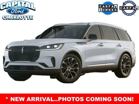 Used 2025 Lincoln Aviator AWD w/ Jet Appearance Package image 2