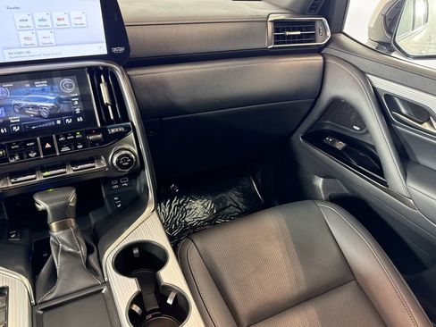 Used 2024 Lexus LX 600 F Sport AWD/4WD image 21