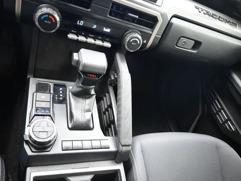 Used 2024 Toyota Tacoma TRD Off-Road AWD/4WD image 9