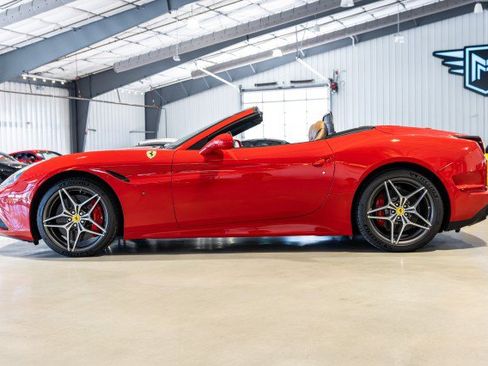 Used 2015 Ferrari California T RWD image 3