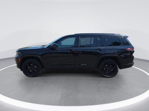 Used 2024 Jeep Grand Cherokee L Limited w/ Black Appearance Package AWD/4WD image 7