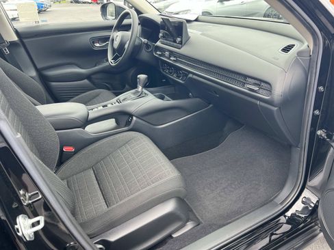 Used 2025 Honda HR-V LX image 27