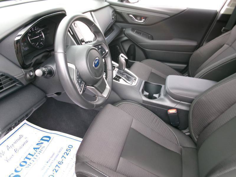 Used 2025 Subaru Outback Premium AWD/4WD image 14