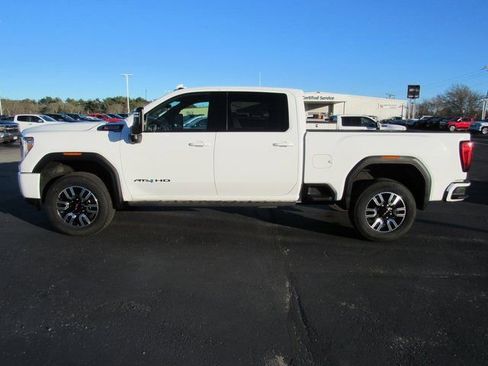 Used 2021 GMC Sierra 2500 AT4 w/ AT4 Premium Plus Package image 3