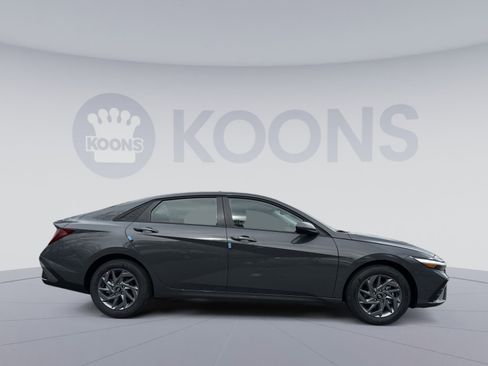 New 2026 Hyundai Elantra Hybrid FWD image 8