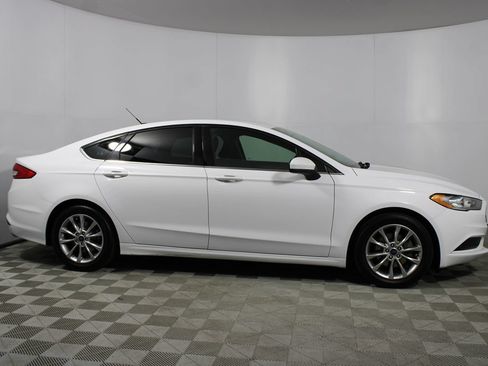 Used 2017 Ford Fusion SE w/ Fusion SE Technology Package FWD image 30