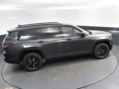 Used 2025 Jeep Grand Cherokee L Altitude AWD/4WD image 47