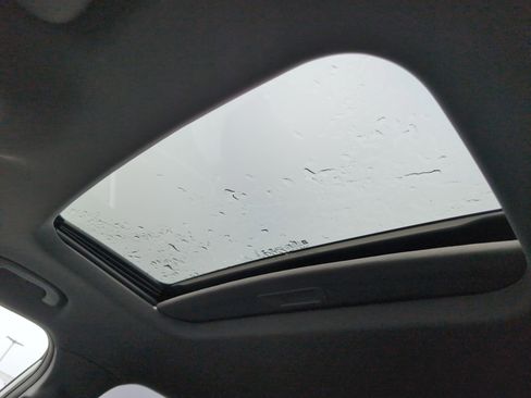 Used 2024 Chevrolet Trax RS w/ Sunroof Package image 13