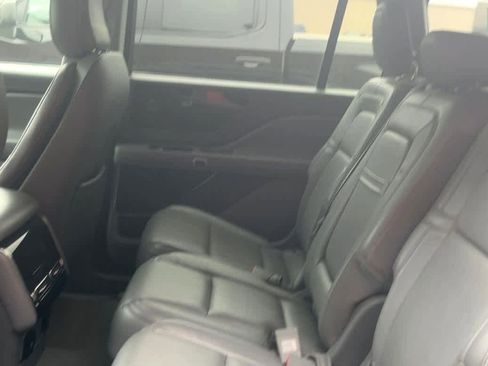 Used 2020 Lincoln Aviator Reserve AWD/4WD image 5