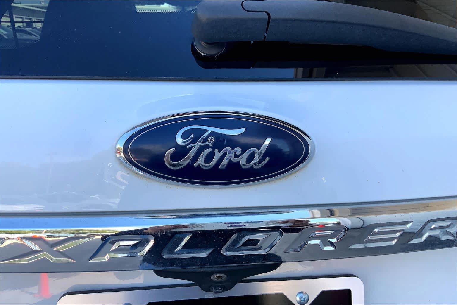 Used 2019 Ford Explorer XLT w/ Equipment Group 201A FWD image 30