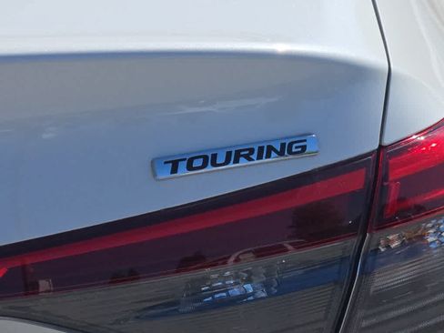 Used 2024 Honda Civic Touring image 5