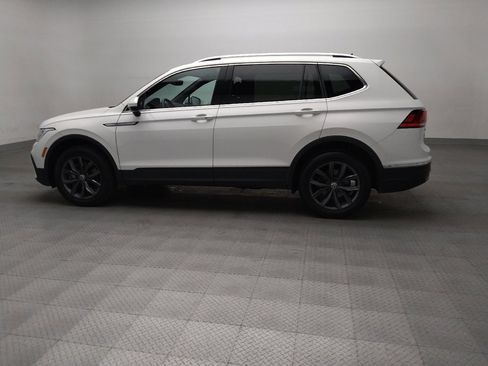 Used 2022 Volkswagen Tiguan SE AWD/4WD image 3