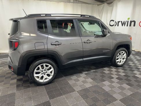 Used 2018 Jeep Renegade Latitude image 10