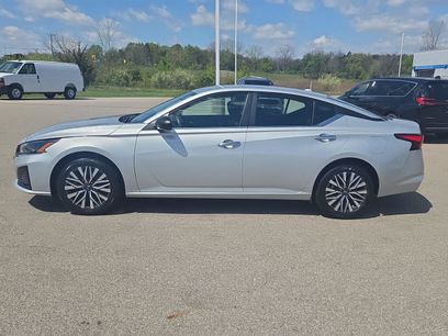 Used 2024 Nissan Altima 2.5 SV