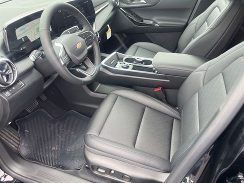 New 2026 Chevrolet Equinox LT w/ Convenience Package II image 9