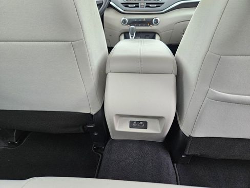 Used 2022 Nissan Altima 2.5 SV image 32