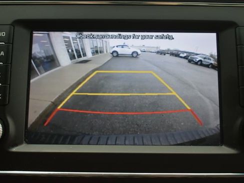 Used 2019 Kia Sedona LX FWD image 24