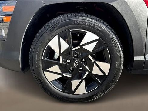 Used 2024 Hyundai Kona SEL w/ Convenience Package FWD image 7