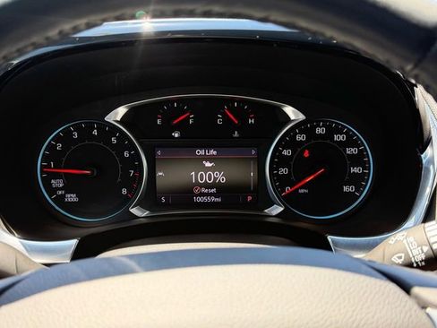 Used 2022 Chevrolet Traverse LT FWD image 20
