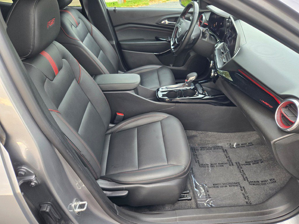 Certified 2024 Chevrolet Trax RS w/ Sunroof Package FWD image 6