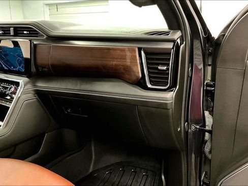 Used 2025 GMC Sierra 2500 Denali Ultimate w/ Max Trailering Package AWD/4WD image 19