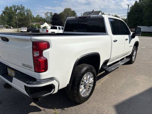 Used 2021 Chevrolet Silverado 2500 High Country w/ Z71 Off-Road Package AWD/4WD image 8