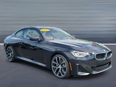 Used 2023 BMW 230i Coupe w/ Premium Package RWD image 2
