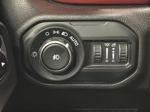 Used 2021 Jeep Wrangler Unlimited Rubicon AWD/4WD image 28