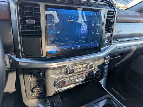 Used 2022 Ford F150 Lariat image 19