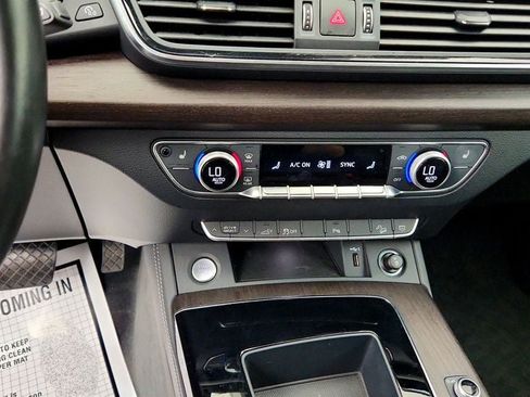 Used 2023 Audi Q5 e Premium Plus w/ Premium Plus Package AWD/4WD image 18