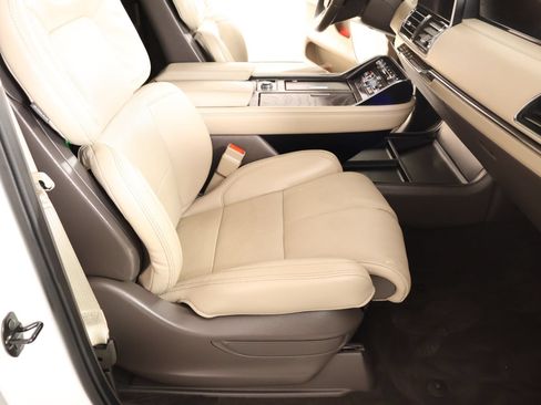Used 2024 Lincoln Navigator Reserve AWD/4WD image 15