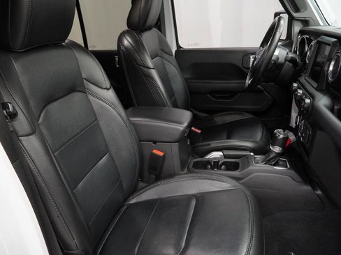 Certified 2022 Jeep Wrangler Unlimited Sahara image 47