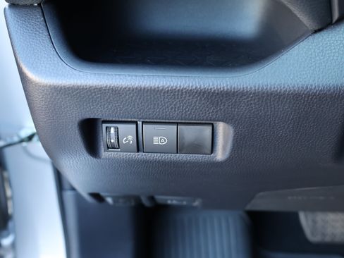Certified 2025 Toyota RAV4 LE AWD/4WD image 29