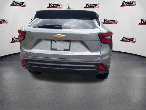 Used 2024 Chevrolet Trax LS FWD image 6